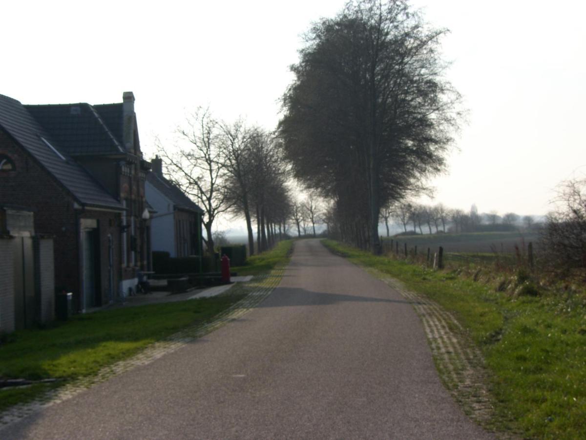 Bed and Breakfast Slapen Bij De Zeeuwse Lala IJzendijke Экстерьер фото