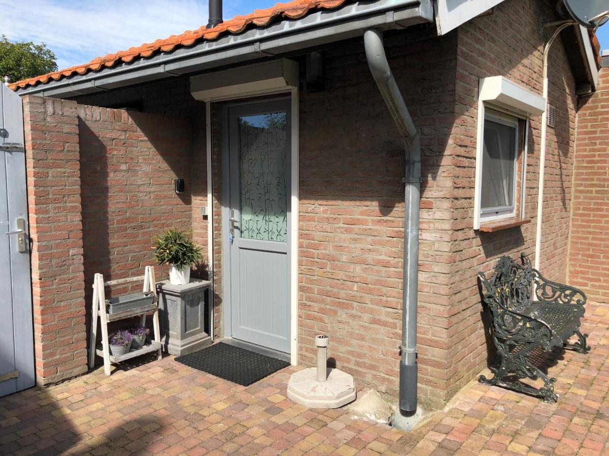 Bed and Breakfast Slapen Bij De Zeeuwse Lala IJzendijke Экстерьер фото