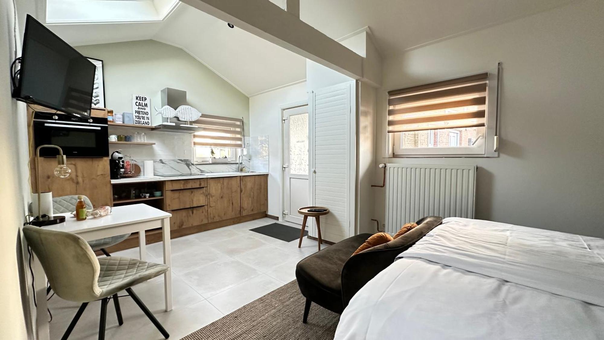 Bed and Breakfast Slapen Bij De Zeeuwse Lala IJzendijke Экстерьер фото